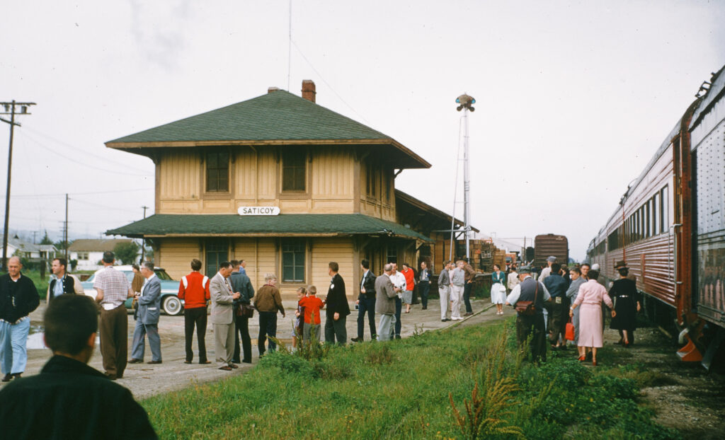 Saticoy’s Southern Pacific Railroad Depot in 1959 with people and train visible.